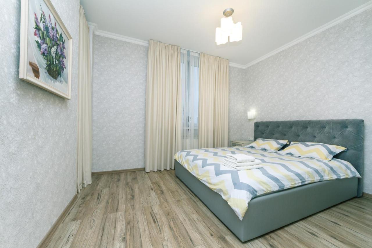 Лучшая Квартира В Броварах Brovary Bagian luar foto