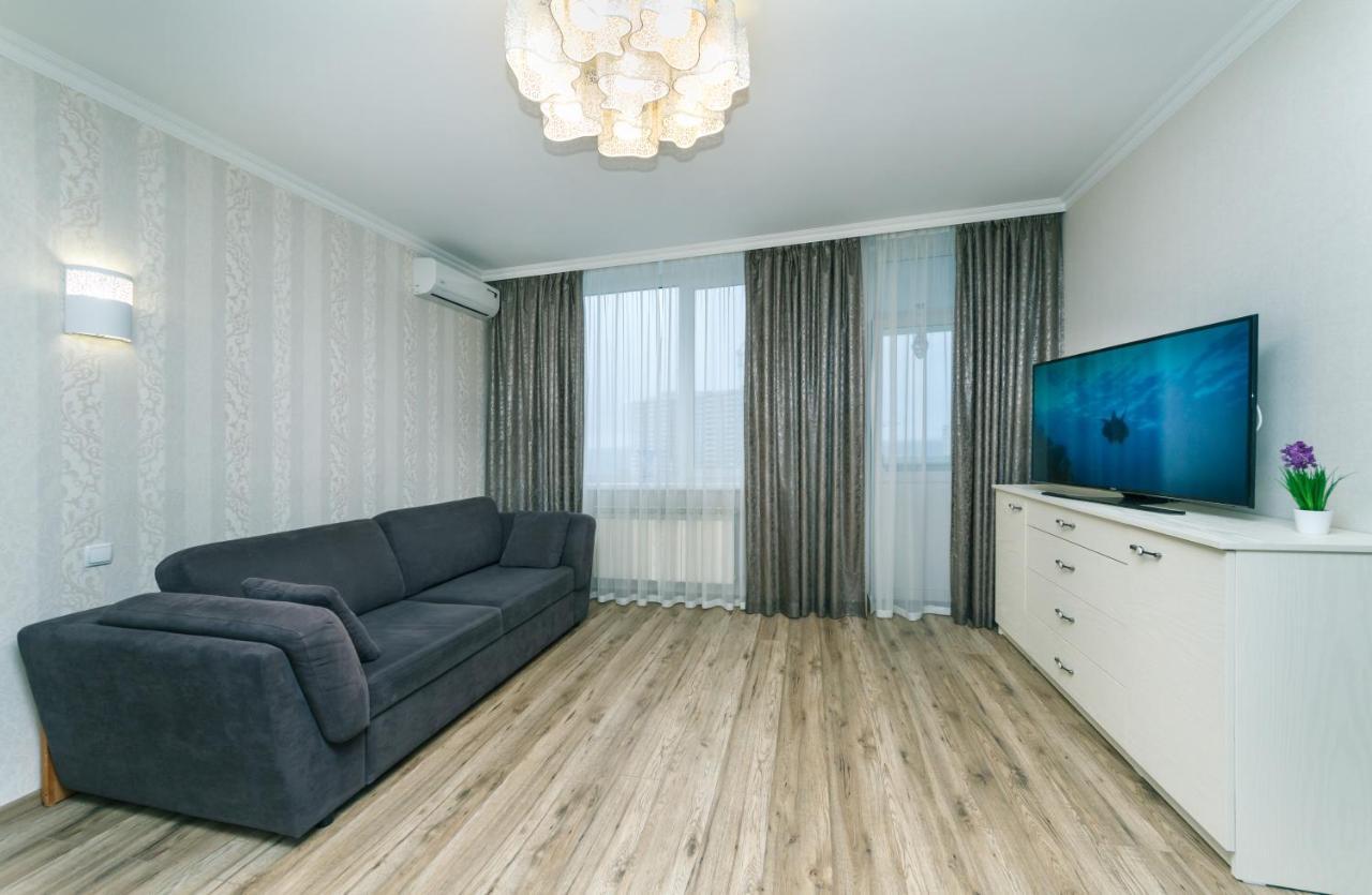 Лучшая Квартира В Броварах Brovary Bagian luar foto
