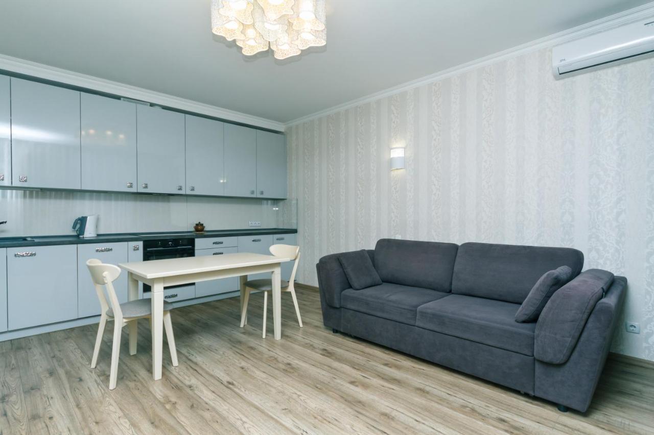 Лучшая Квартира В Броварах Brovary Bagian luar foto